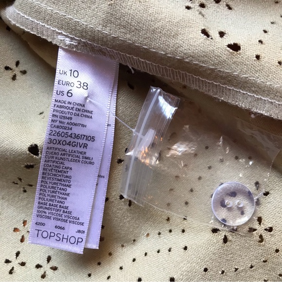 TopShop Cream Leather Cut Out Blouse, NWOT, 6 - Picture 8 of 13